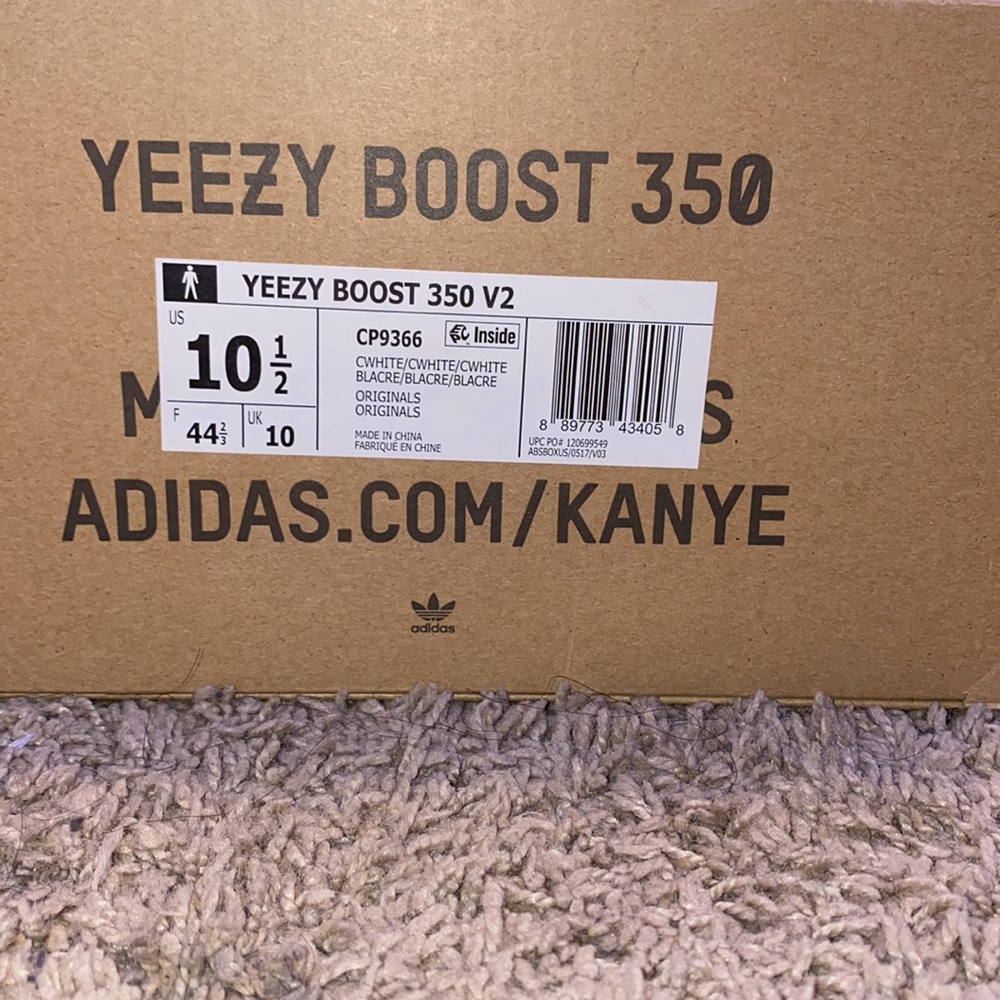 ‼️YEEZY 350 V2 cream/triple white with box - Picture 4 of 5